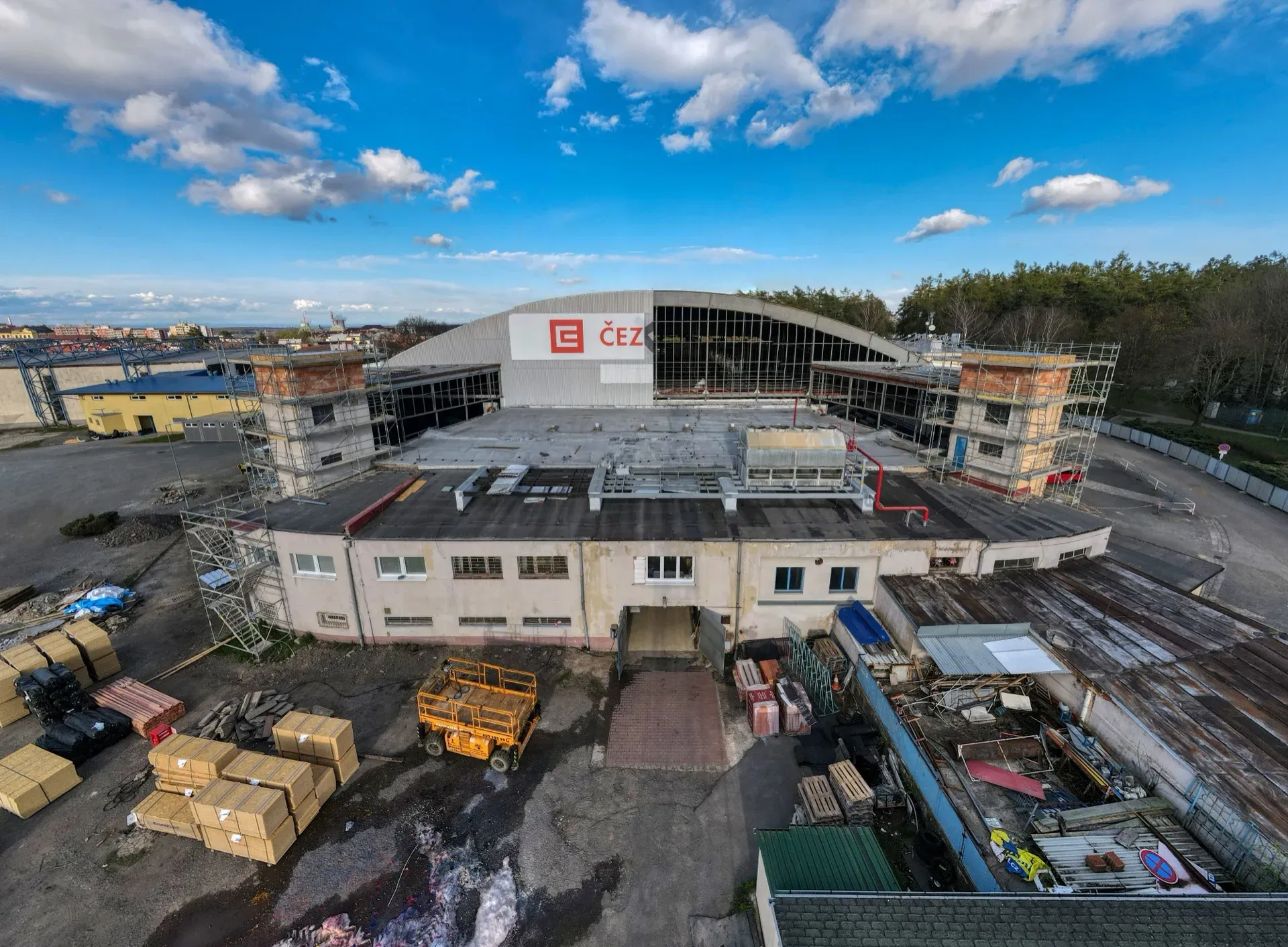 Je to tady! Oprava kladenského zimáku běží. - Kladno