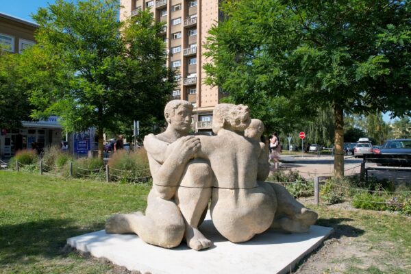 socha rodina kladno lukas hanes socha rodina kladno lukas hanes